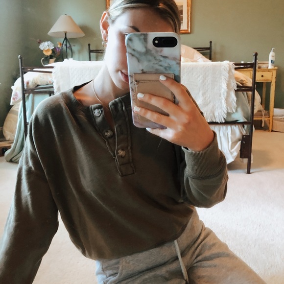 American Eagle Outfitters Tops - Crewneck sweatshirt half button up